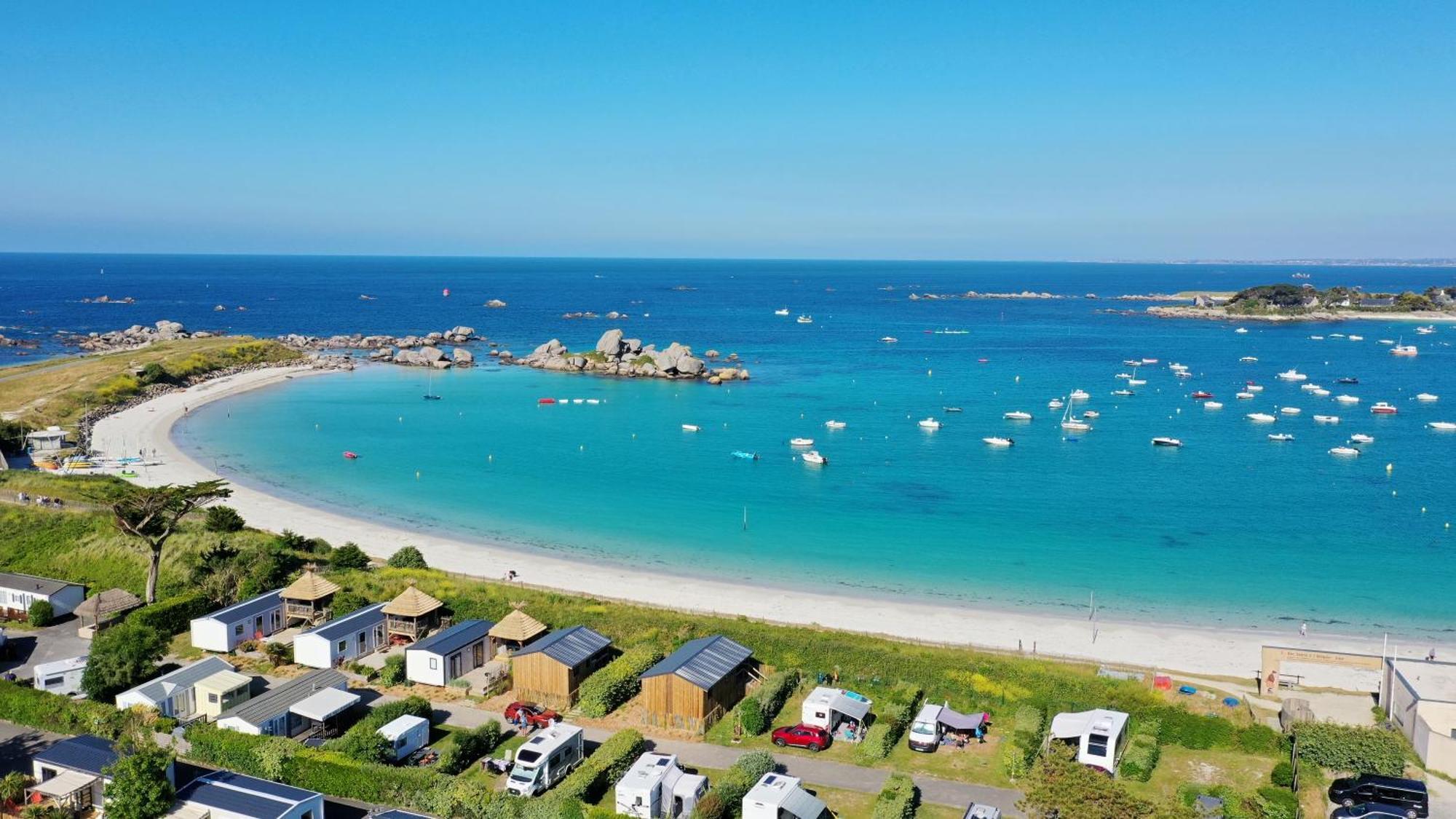Camping De La Cote Des Legendes บรินโญก็อง-ปลาจ ภายนอก รูปภาพ